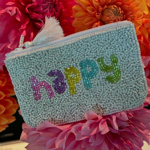 Glass beaded pouch#happy #pouch #glassbeads #purse #pochette #perles #perlée #trousse #kralen #glaskralen #zakjes #port